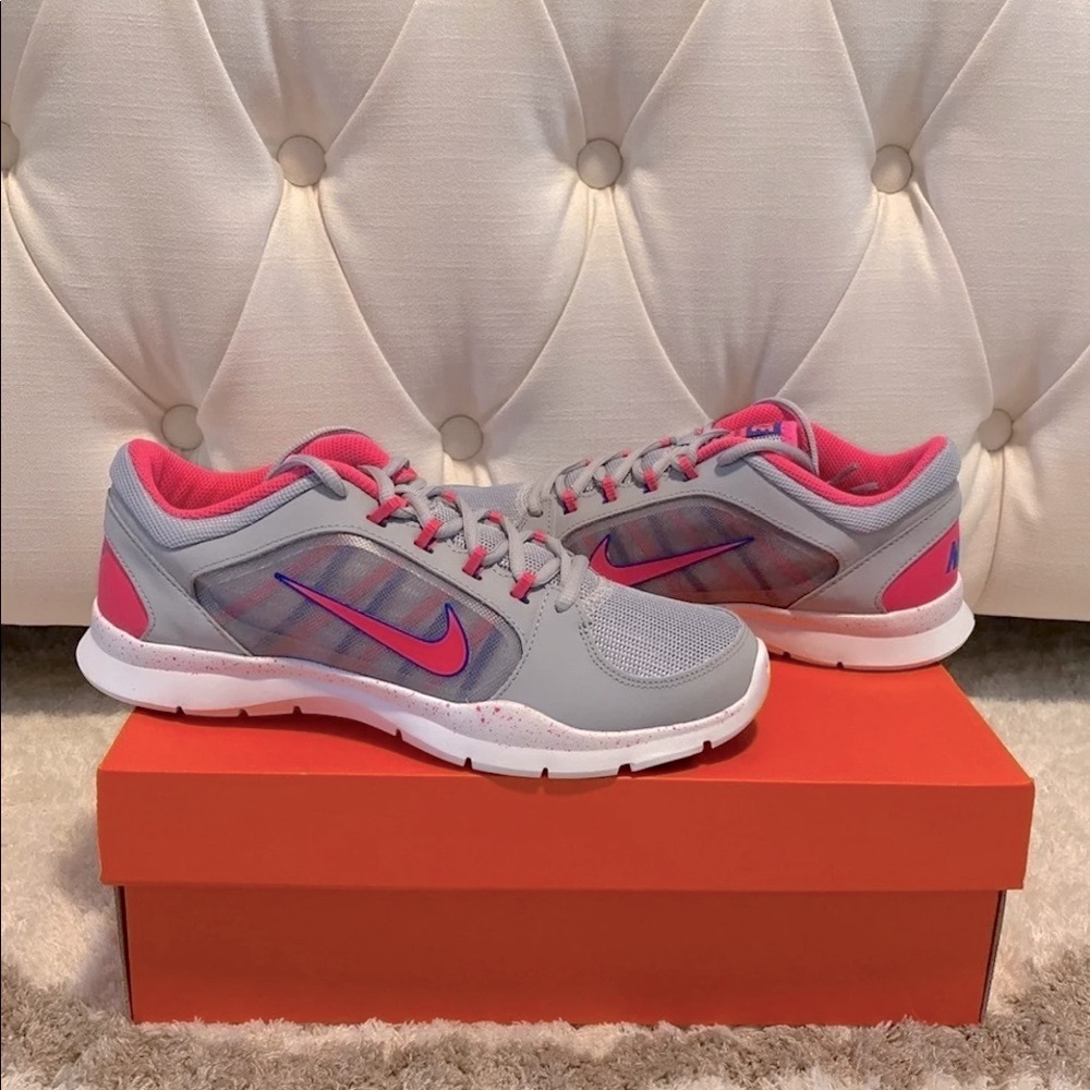 SOLD!!!   NIKE Women’s Flex Trainer 4 Sneaker Size 8M